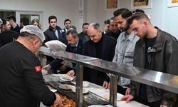 Vali Özkan Manisa CBÜ'lü öğrencilerle iftarda buluştu