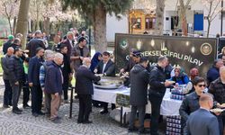 Vali Sözer'den Şeyh Edebali Türbesi'nde vatandaşlara şifalı pilav ikramı
