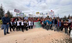 15 okuldan 230 öğrenci 115 fidanı toprakla buluşturdu