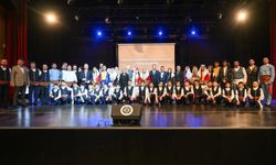 '7 Bölge 7 Renk' ayakta alkışlandı