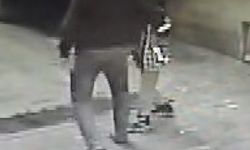 9 yaşındaki çocuğu darp eden şahıs kamerada