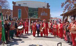 AK Parti'li belediyeden CHP'li vekillere mehterli gönderme