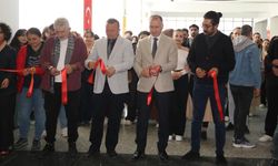 Akademisyenlerin yaptığı eserler sanatseverlerle buluştu