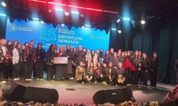 Akyakalı Aleyna Kurtbaş şiir okuma yarışmasında bölge birincisi oldu