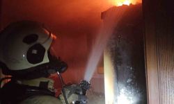 Arsuz'da ev alevlere teslim oldu