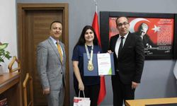 Aydınlı öğrenci uluslararası matematik olimpiyatında altın kazandı