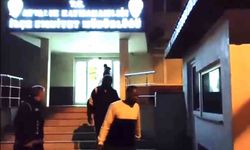 Ayvalık Polisinden sağanak yağmur altında göçmen avı