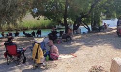 Azmak Nehri'nde tekne yoğunluğu