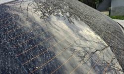 Bandırma'da çöl tozu yağmuru, araçlar çamur tabakasıyla kaplandı