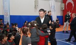 Başkan Metin öğrencilerle spor etkinliğinde buluştu