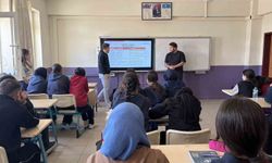 Bayburt'ta lise öğrencilerine yapay zekâ ve dijital yetkinlik eğitimi verildi