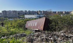 Beylikdüzü'nde tır kazasında faciadan dönüldü