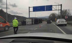 Bilecik'te kontrolden çıkan tır devrildi