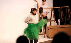 Bodrum'da perde 'Cambazın cenazesi' ile kapanıyor