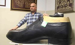 Bolu'da Türkiye'nin en büyük giyilebilir ayakkabısı üretildi: Tam 222 numara