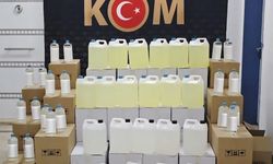 Burdur'da ruhsatsız silah ve kaçak alkol operasyonu