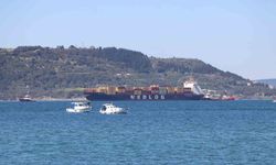 Çanakkale Boğazı'nda konteyner gemisi makine arızası yaptı