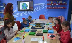 Demirci'de çocuklar bayramı bilimle kutladı