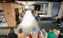 Denizli'de çocuklar 'Telefonu Bırak, Kitaba Sarıl' çağrısına kulak veriyor