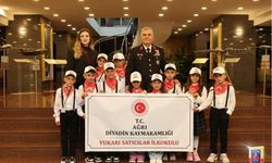 Diyadinli öğrenciye 23 Nisan'da unutulmaz görev