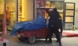 Diyarbakır'da çevredekileri rahatsız eden şahıs kamerada