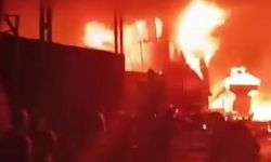 Diyarbakır'da geri dönüşüm tesisinde korkutan yangın