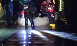 Diyarbakır'da selde mahsur malan çobanı AFAD ve JAK ekipleri kurtardı