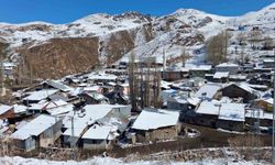 Dümbüllü Deresi'nde Nisan karı sürprizi