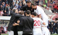 Elazığspor 21 futbolcuyla Adana'ya gitti