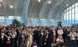 Erzincan'dan 192 hacı adayı dualarla kutsal yolculuğa uğurlandı