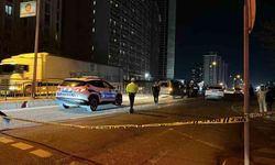 Esenyurt'ta motosiklet yolun karşısına geçmeye çalışan yayaya çarptı: 1 ölü, 2 yaralı