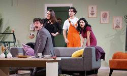 Esenyurt'ta 'Sara'yı Evlendirmek' oyunu izleyiciden tam not aldı