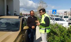 Felçli annesini hatalı parklardan dolayı tekerlekli sandalyeyle taşımakta güçlük çeken vatandaş: 'Çektiğimiz eziyeti bir görseler, inanıyorum ki oturup ağlarlar'