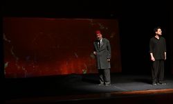 'Firavunla Yüz Yüze' oyunu tiyatro severlerle buluştu