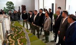 Galatasaray Yönetim Kurulu, teknik heyet ve futbolcular, RAMS Park House Maslak Satış Ofisi'ni ziyaret etti