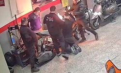 Gaziosmanpaşa'da tamir edilmeye çalışılan motosiklette yangın çıktı, o anlar kamerada