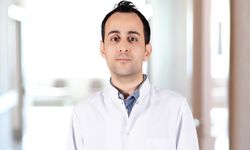 'Gebelik sonrası karın germe için en az 1 yıl beklenmeli'