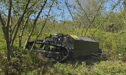 Günler süren işi 3 saatte bitiriyor, çiftçi ise hayretle izliyor