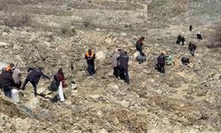 Hakkari-Van yolunda Jandarma ve AFAD'dan geçiş desteği