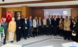 Hakkari'de 'Yeni Nesil İletişim' paneli düzenlendi