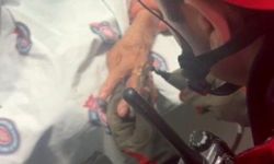 Hastanın parmağına sıkışan yüzüğü itfaiye ekipleri çıkardı