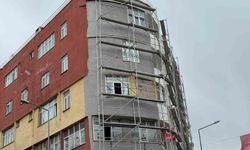 Iğdır'da binadaki dış cephe çalışmasında güvenlik ihmali