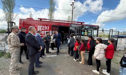 Iğdır'ın Cennetabat köyünde gezici kütüphane öğrencilerle buluştu