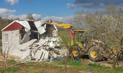 İnegöl'de 142 kaçak yapı yerle bir edildi