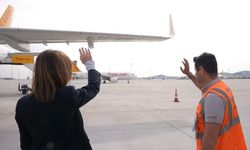 İran'da mahsur kalan Pegasus uçağı 52 gün sonra Sabiha Gökçen'de alkışlarla karşılandı