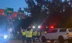 İzmir'de kaza yapan araçta yangın çıktı, sürücü hayatını kaybetti