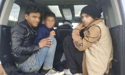 Jandarmanın durdurduğu araçtan 7 düzensiz göçmen çıktı: 2 tutuklama