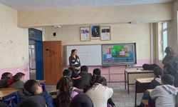 Kars Çerme Ortaokulu öğrencilerine bağımlılıkla mücadele eğitimi verildi