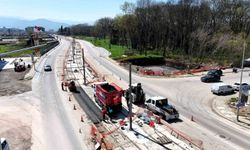 Kartepe Tramvay Hattı'nda duraklar kurulmaya başlandı