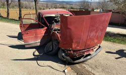 Kastamonu'da iki otomobil çarpıştı: 3 yaralı